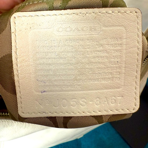 Coach 2005 Leather Hamptons Hobo Shoulder Bag in Bone, VGUC For Age Minor Flaws - Picture 8 of 11